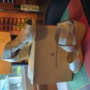 Bandolino Hullen Espadrille Wedge Sandals silver metallic Women's 7.5 M NEW NWB